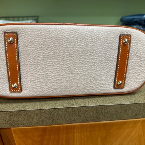 Dooney & Bourke - Purse - ONLY USED 1 TIME - Picture 5 of 7